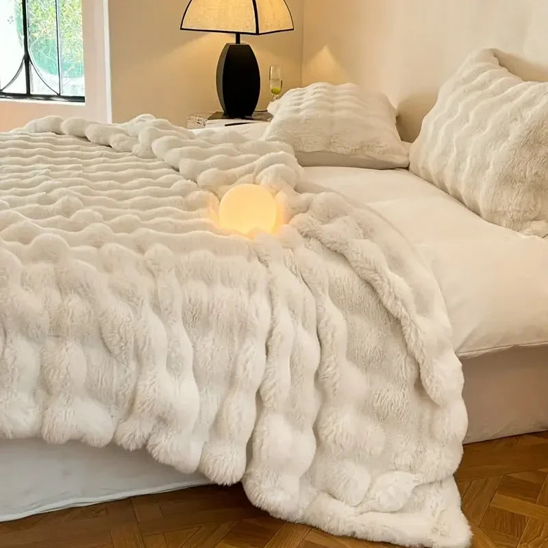 FurLuxe – Double-sided faux fur blanket for ultimate warmth and luxury