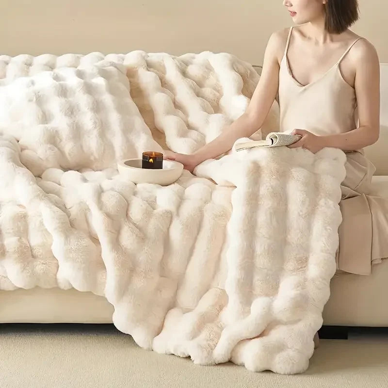FurLuxe – Double-sided faux fur blanket for ultimate warmth and luxury