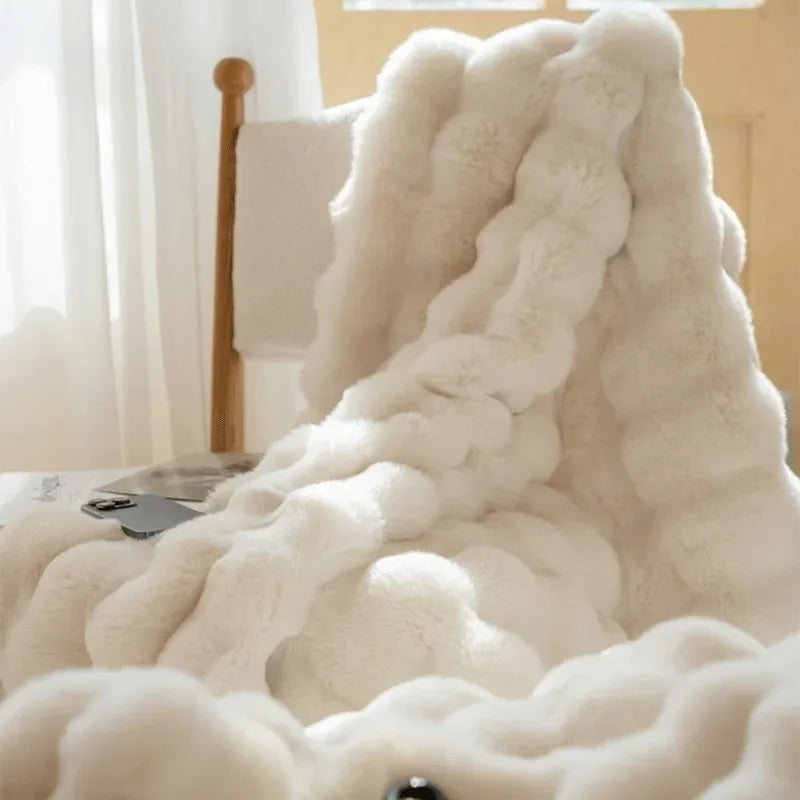 FurLuxe – Double-sided faux fur blanket for ultimate warmth and luxury