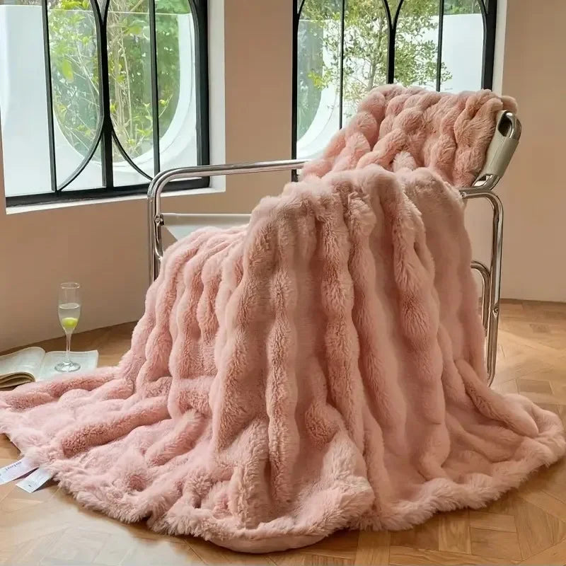 FurLuxe – Double-sided faux fur blanket for ultimate warmth and luxury