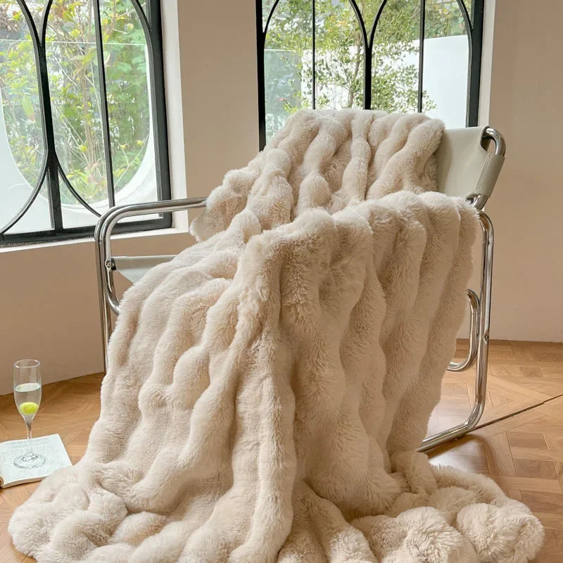 FurLuxe – Double-sided faux fur blanket for ultimate warmth and luxury